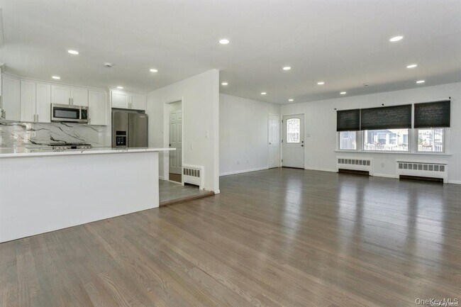 Building Photo - 250 New York Ave