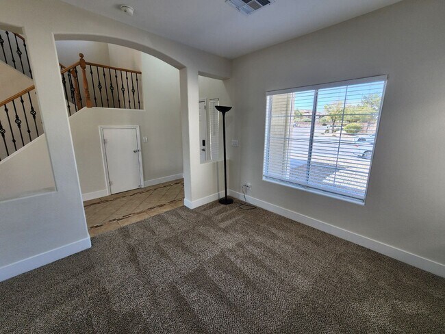 Building Photo - In the Heart of Green Valley Ranch