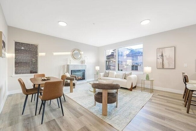 Building Photo - 304 61st St