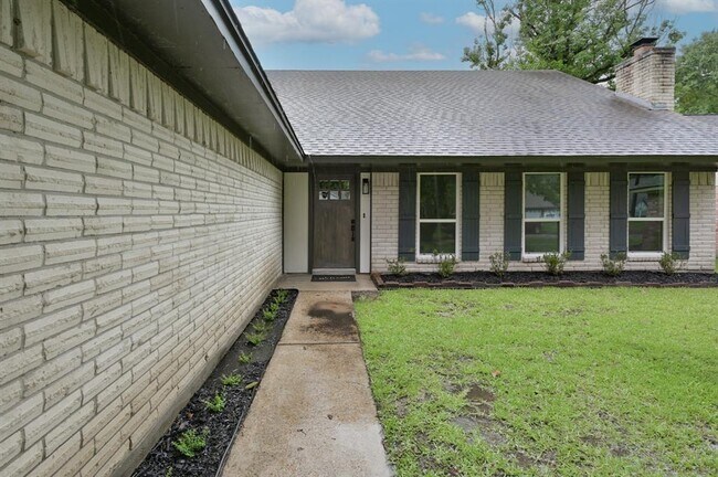 Building Photo - 3526 Indian Forest Dr