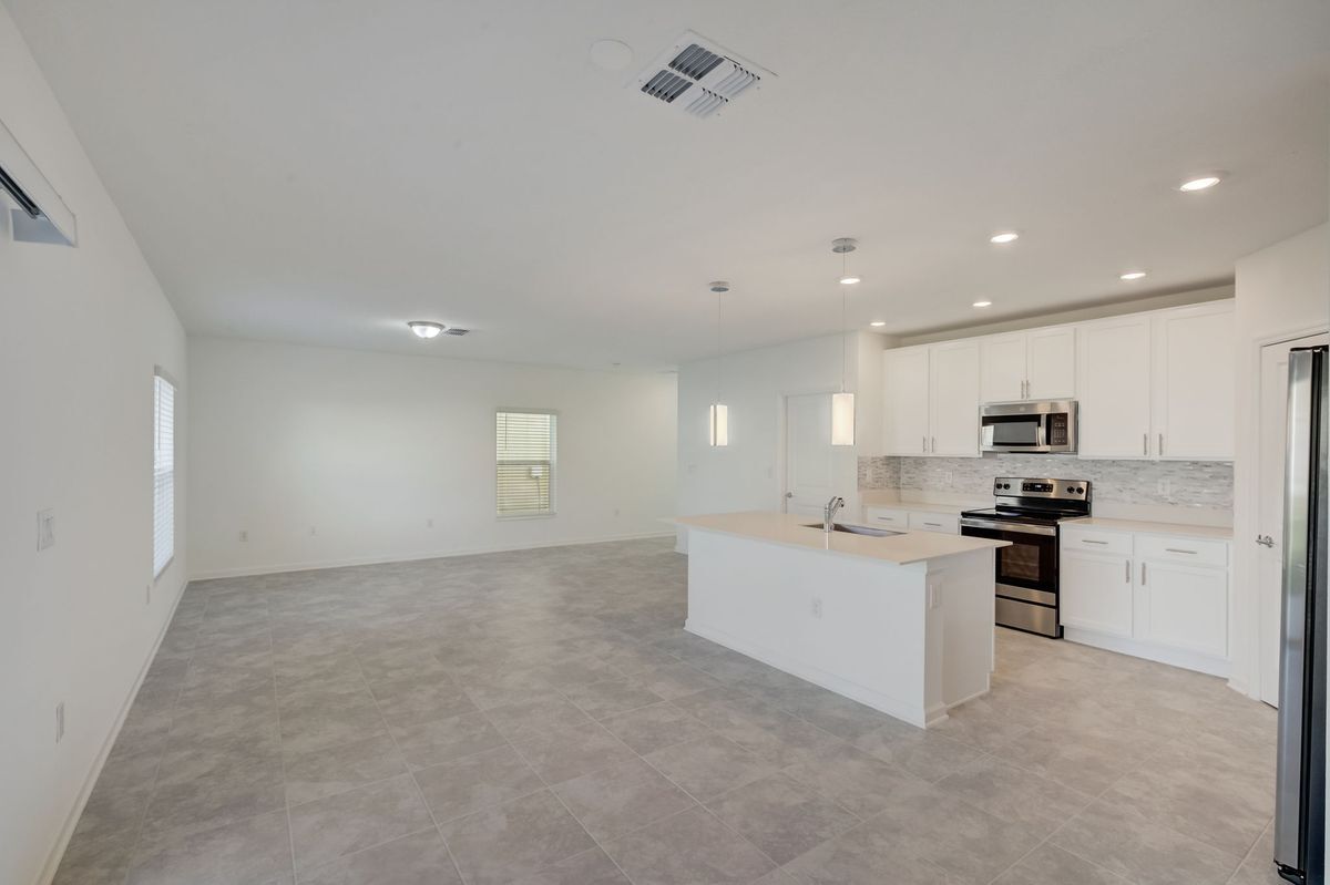 Building Photo - 633 Trotters Dr