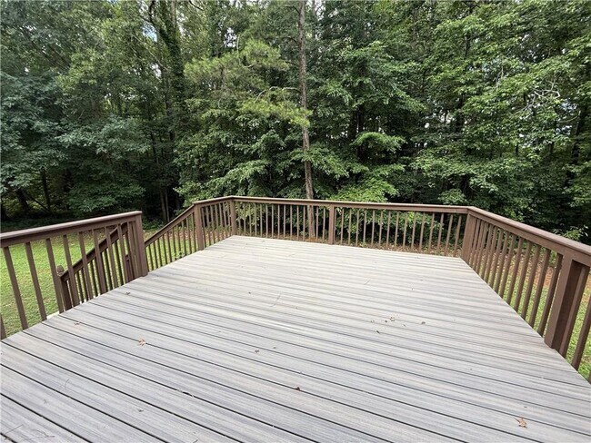 Building Photo - 944 Crossing Rock Dr
