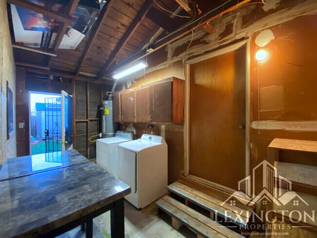 Building Photo - Charming, Orangevale Home with Spacious Yard! – 3BD/2BA