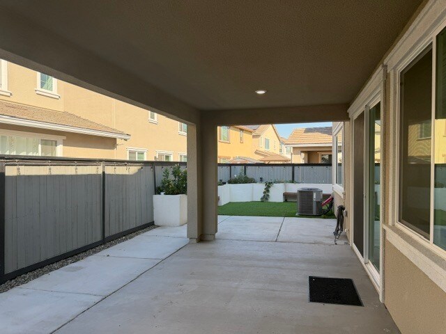 Building Photo - Gorgeous Lathrop 4 Bedroom 3 Bathroom plus a loft area home
