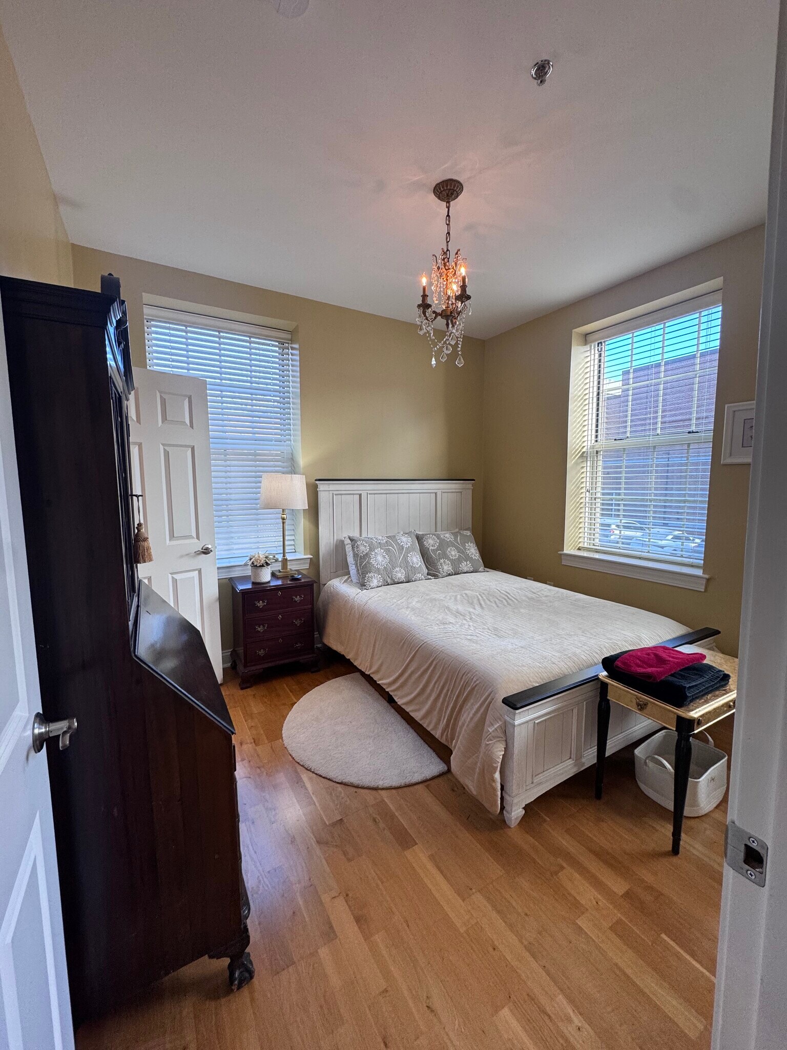 Building Photo - 17 Central St