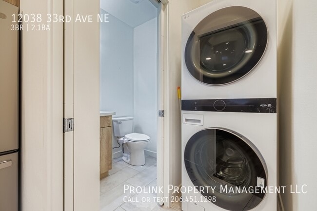 Building Photo - 12038 33rd Ave NE