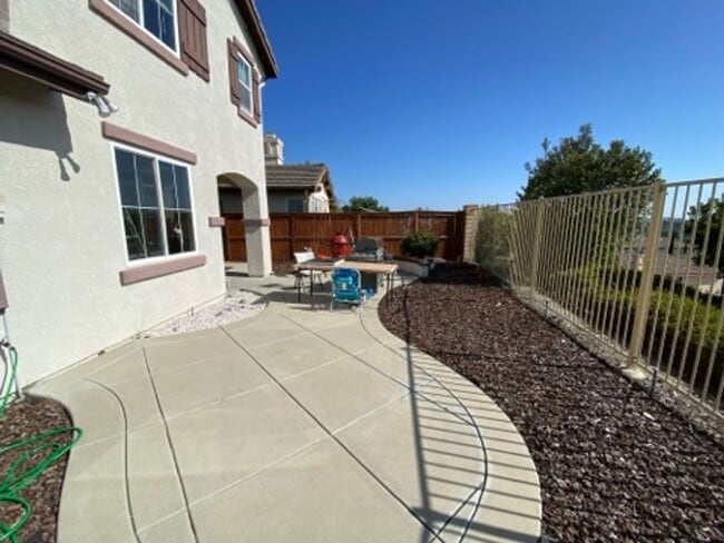 Building Photo - Great 4 Bd/3Bth in the San Marcos Santa Fe...