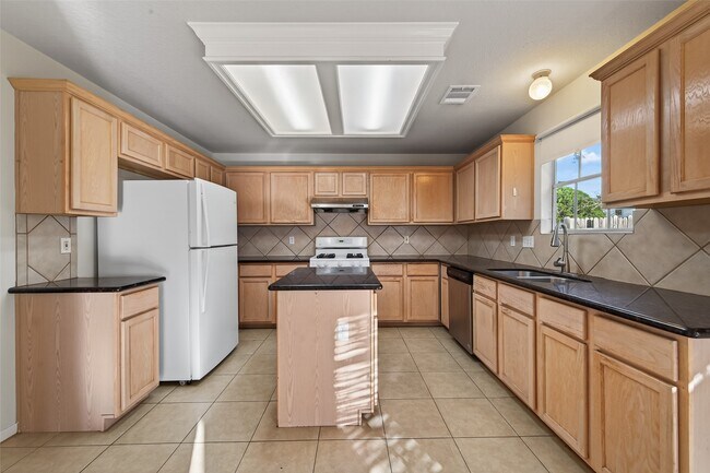 Building Photo - 21327 Branford Hills Ln