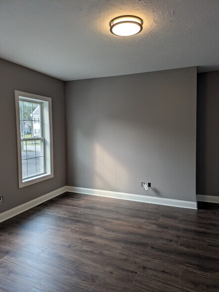 Building Photo - 16 Barrows St