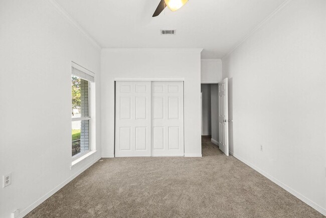Building Photo - 83 Lake Lorraine Cir