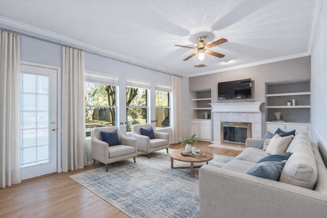 Building Photo - 2630 Lakeway Dr