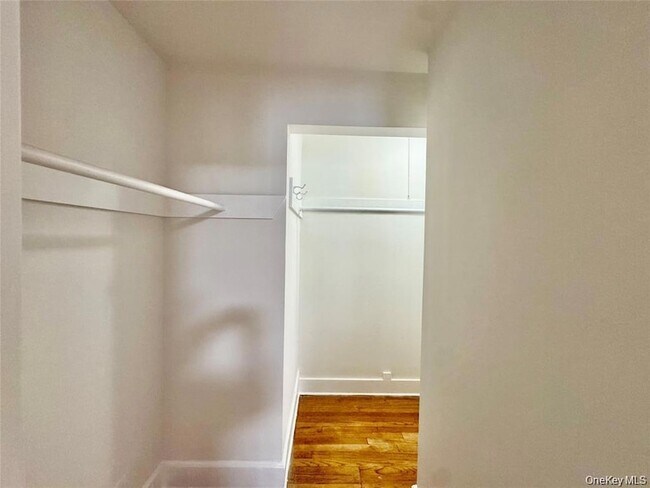 Building Photo - 73 Watkins Ave