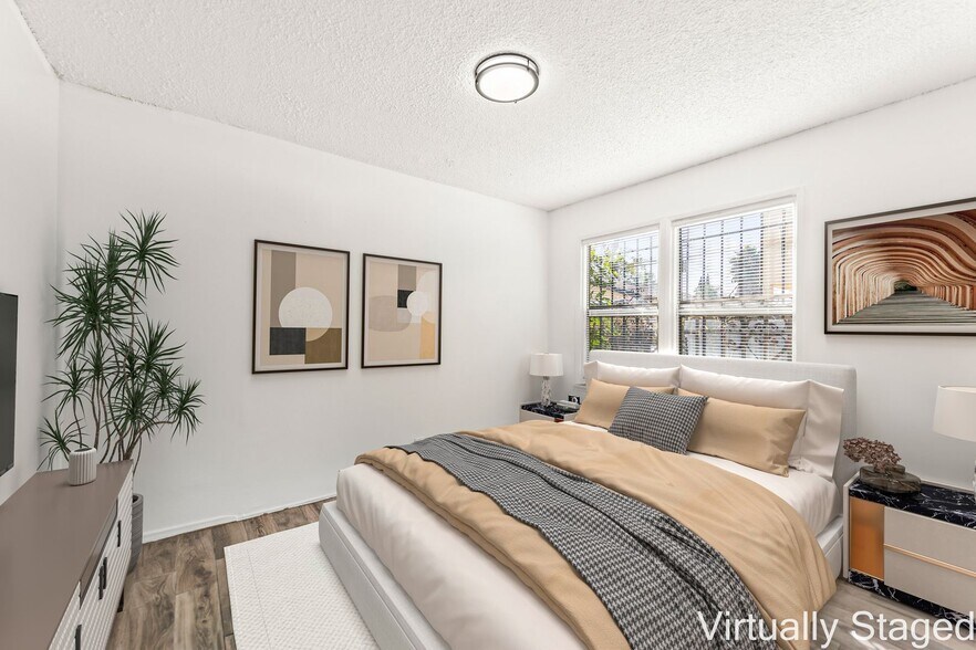 Building Photo - 956 E Imperial Hwy