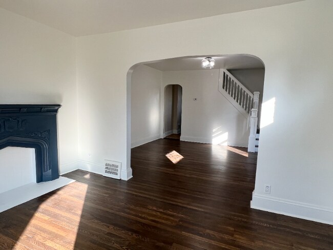 Building Photo - 1309 Donald Ave