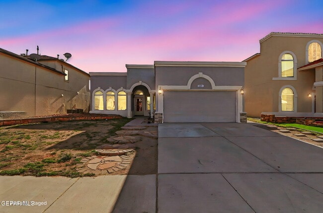 Building Photo - 305 De Palma Pl