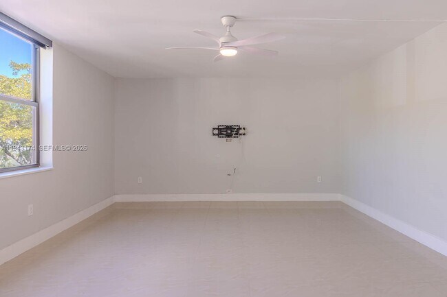 Building Photo - 20291 NE 30th Ave