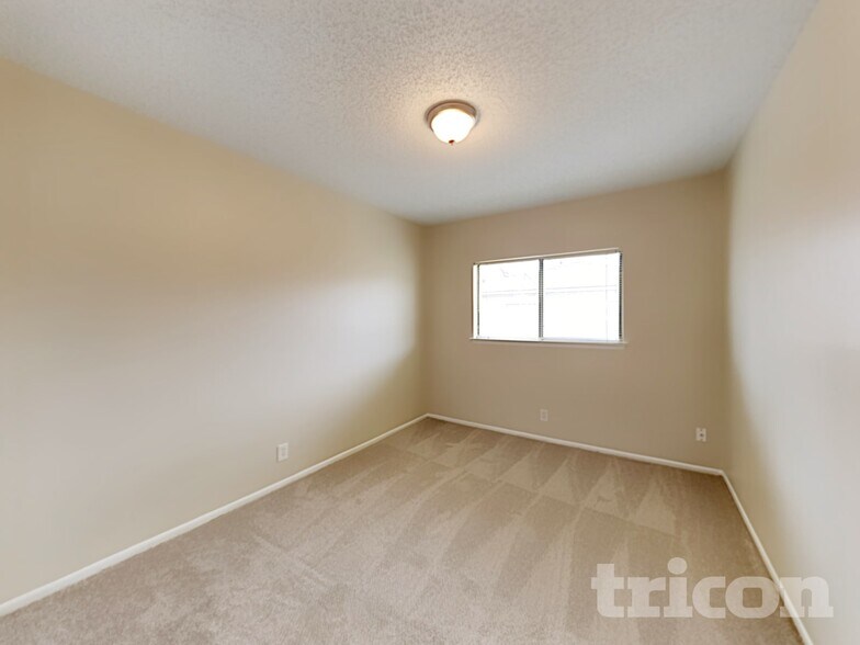 Building Photo - 6850 Misty Field Dr