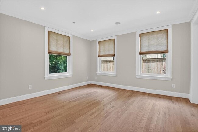 Building Photo - 5718 Huntington Pkwy