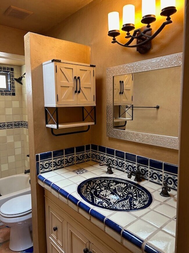 Building Photo - 2 Bedrooms PLUS Den NW Tucson