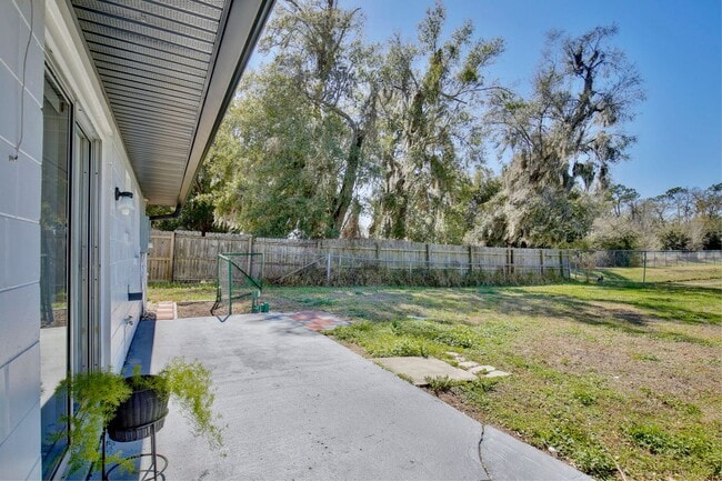 Building Photo - Scenic 2 bedrooms, 1 Bath Retreat in Apopka– Move-In Ready Rental