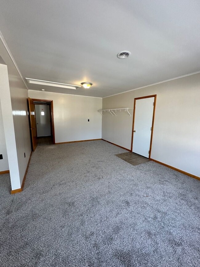 Building Photo - ZERO ENTRY! 2bed/1bath In Beatrice, NE