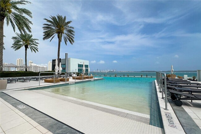Building Photo - 1331 Brickell Bay Dr