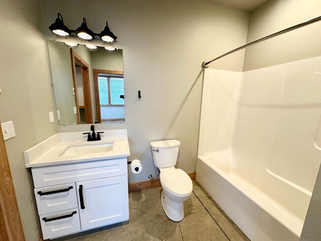 Building Photo - 121 E 26th Ave