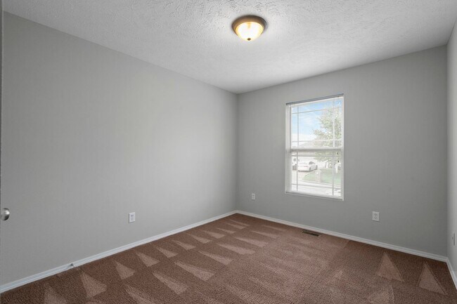Building Photo - 3 Bedroom in Nixa!