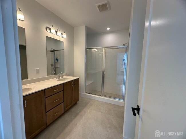 Building Photo - 10102 Donatello Dr