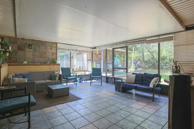 Building Photo - 205 Gerona Rd