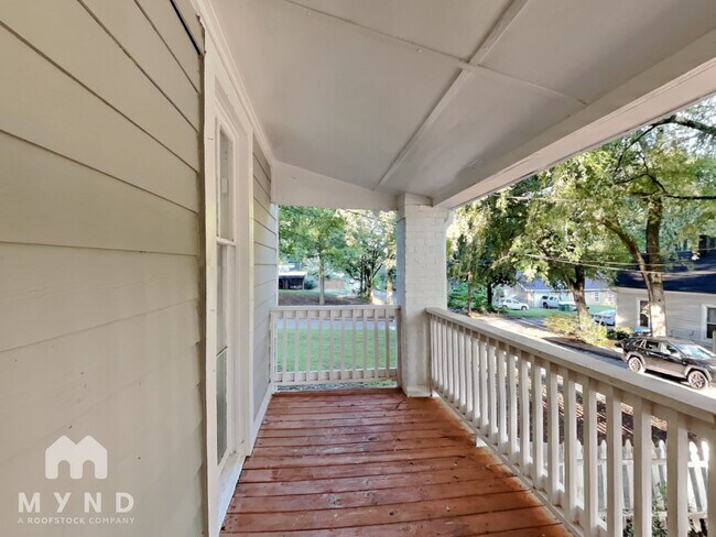 Building Photo - 117 Thayer Ave SE