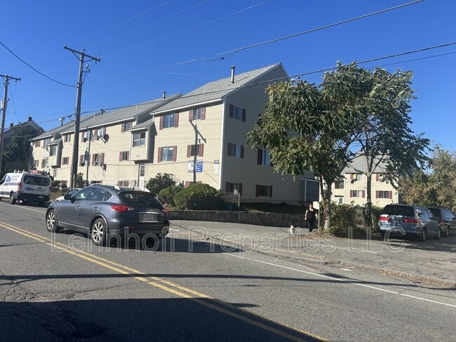 Building Photo - 871-871 Middlesex St