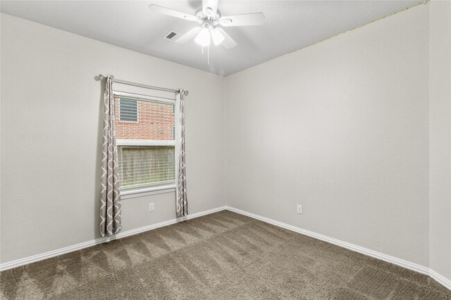 Building Photo - 131 San Jacinto Dr