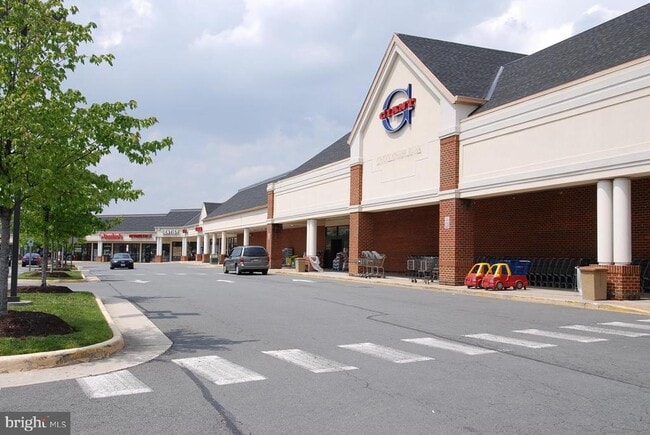 Building Photo - 45482 Pine Trail Terrace