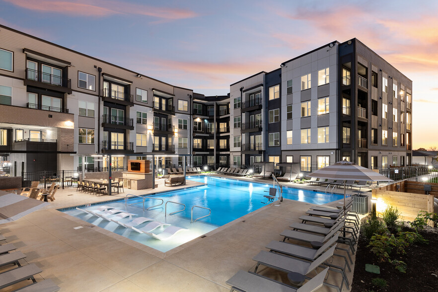 Building Photo - The Hickory at Indian Lake Village