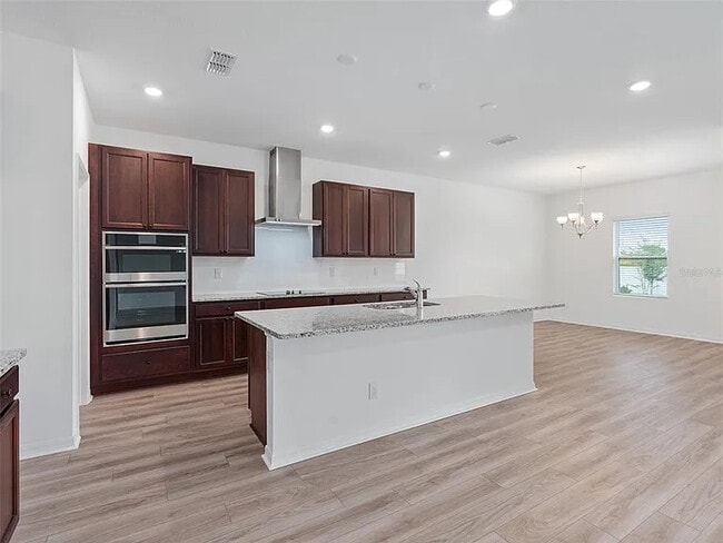 Building Photo - 772 N Central Ave