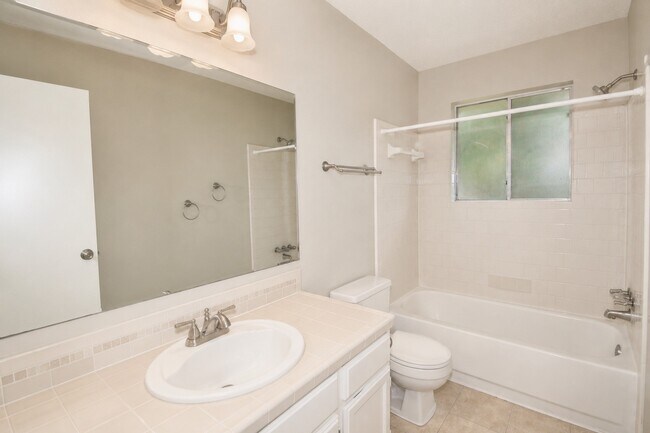 Building Photo - 14203 Long River Ct