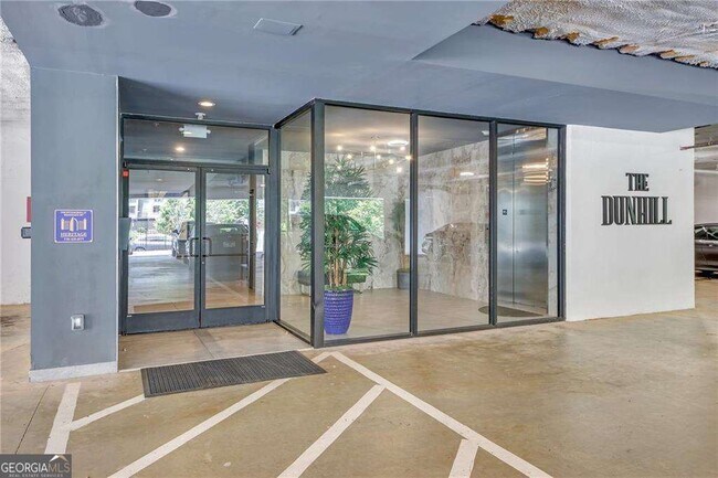 Primary Photo - 6890 Peachtree Rd