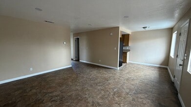 Building Photo - Two Bedroom One Bathroom Apartment in San Bernardino!