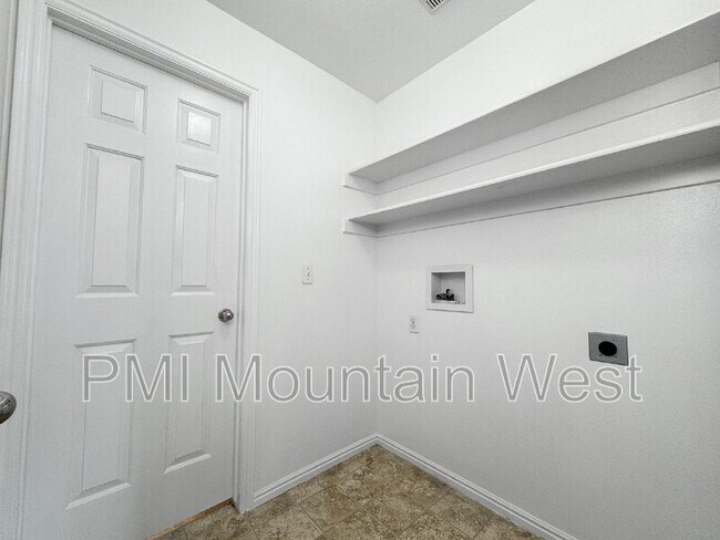 Building Photo - 49 S 200 W