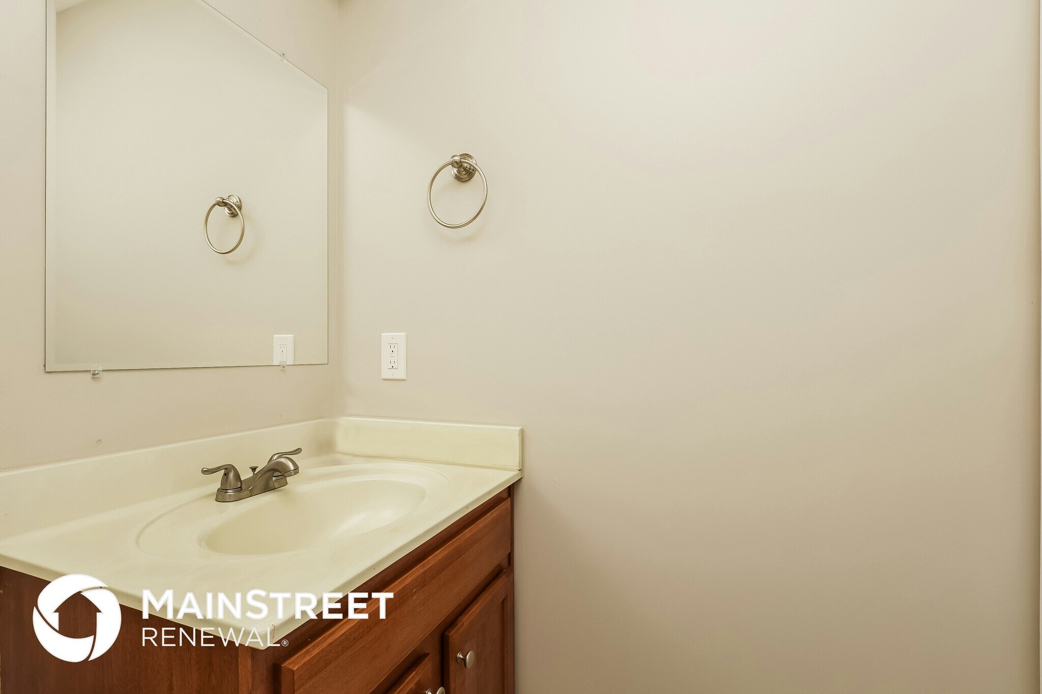 Building Photo - 242 N Blakemore Ave