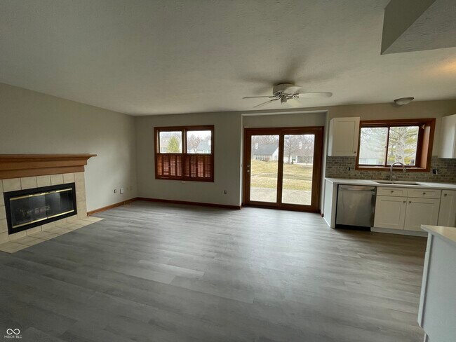 Building Photo - 2068 Suda Dr