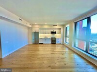 Building Photo - 1211 Van St SE