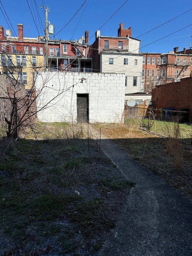 Building Photo - 1825 Madison Ave