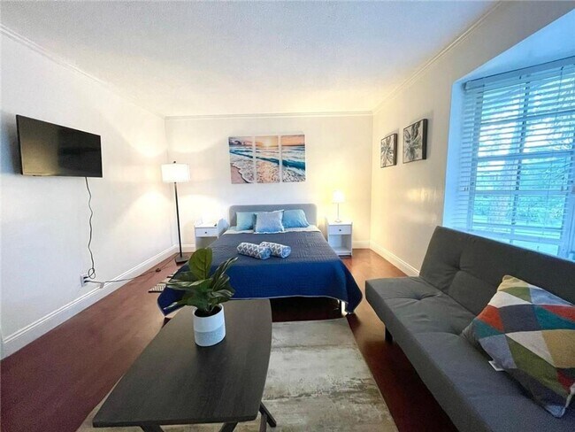 Building Photo - 619 Kensington Pl