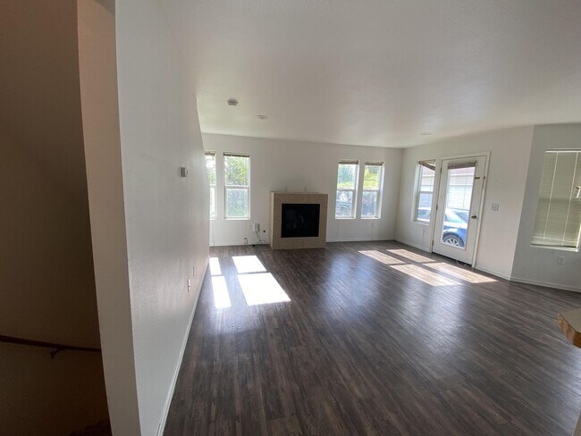 Building Photo - Garfield St Duplex