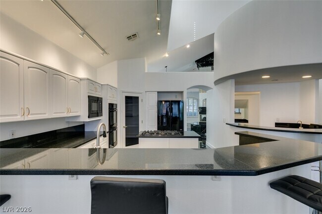 Building Photo - 174 Buena Ct