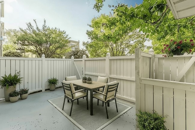 Building Photo - Escape to the perfect blend of comfort and convenience in the Fan!