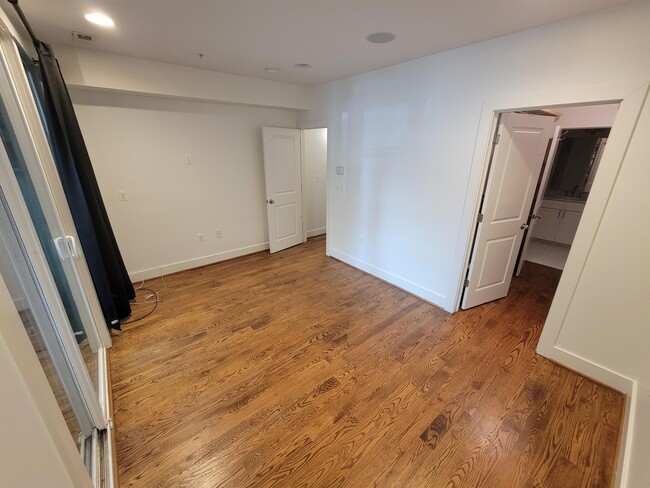 Building Photo - 1447 Girard St NW