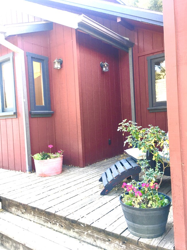 Front of studio - 21031 Hillside Dr